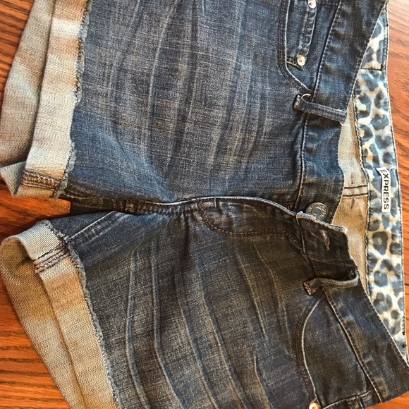 Express jean shorts - Picture 1 of 2